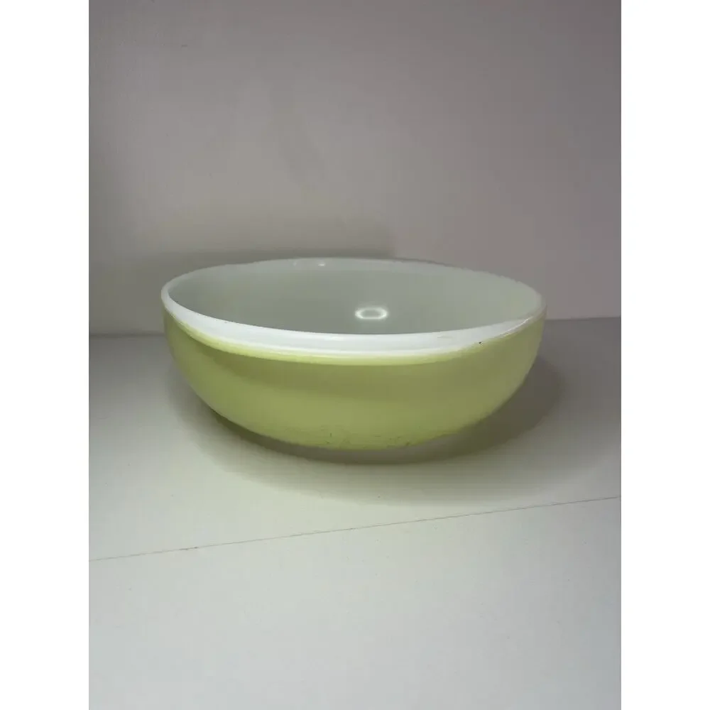 VINTAGE Pyrex Casserole Dish 2 QT Quart Lime Green 024 Round Mid Century Kitchen